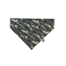 Load image into Gallery viewer, Ruff Life Camo Over-the-Collar Bandana